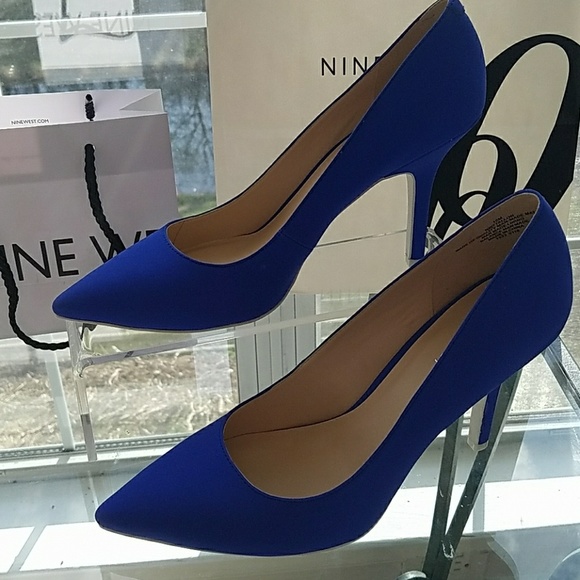 Nine West Shoes - sz 10, 6.5 Nine West Tallon Blue flat white soles